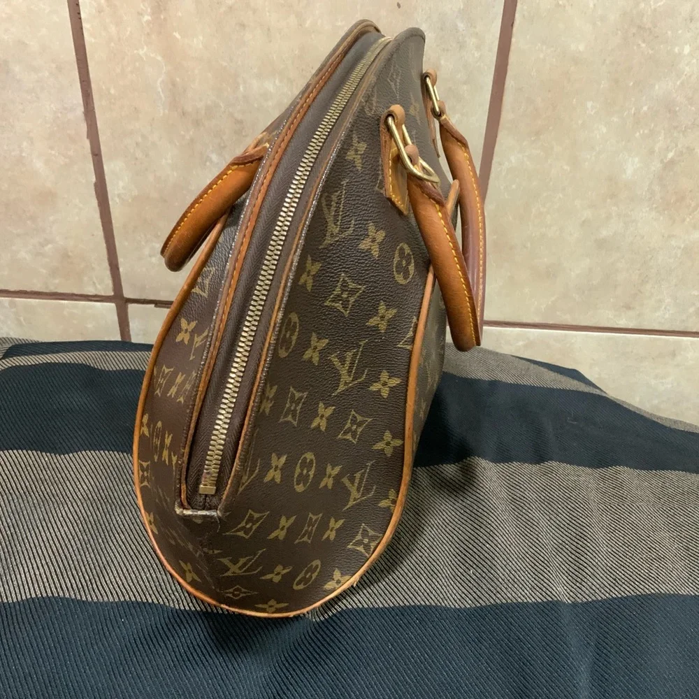 Louis Vuitton Ellipse Monogram Canvas PM - Picture 3 of 13